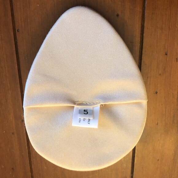 NEARLY ME CASUAL 430 NON-WEIGHTED FOAM OVAL BREAST PROSTHESIS - Picture 9 of 10